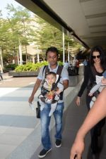 Celina Jaitley snapped with her twins at airport in Mumbai on 18th Oct 2012 (28).JPG